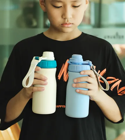 Vacuum Insulated Bottle with Easy-Open Lid 01730F